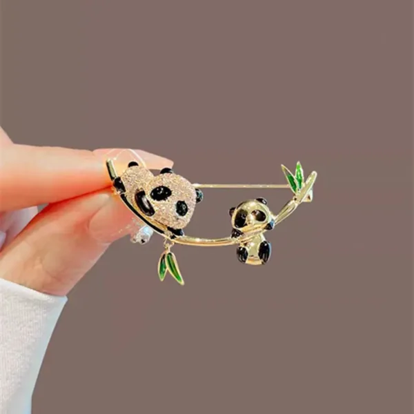 WPDCBR000141-01 Chinese-Style Panda Brooch Gold Lapel Pin Jacket Accessory