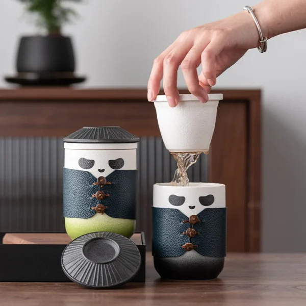 WPLSCPTC0016-0017-02 Creative Panda Hero-Shaped Infuser Tea Cup