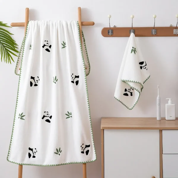 WPCTTW000161-0162-02 Embroidered Panda Coral Fleece Thickened Absorbent Bath Towel