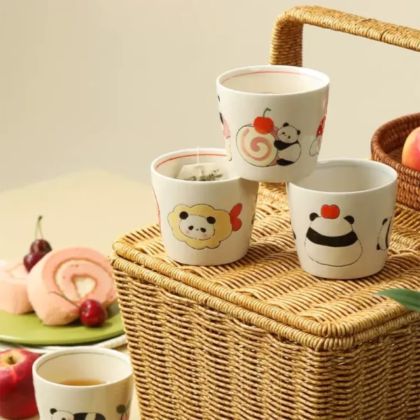 Exquisite Hand-Painted Cartoon Panda Ceramic Tea Cup Gift