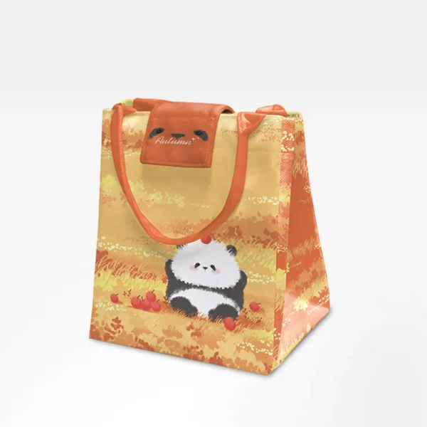 WPBGST000220-01 Panda Hua Hua and Autumn Insulated Lunch Tote Bag