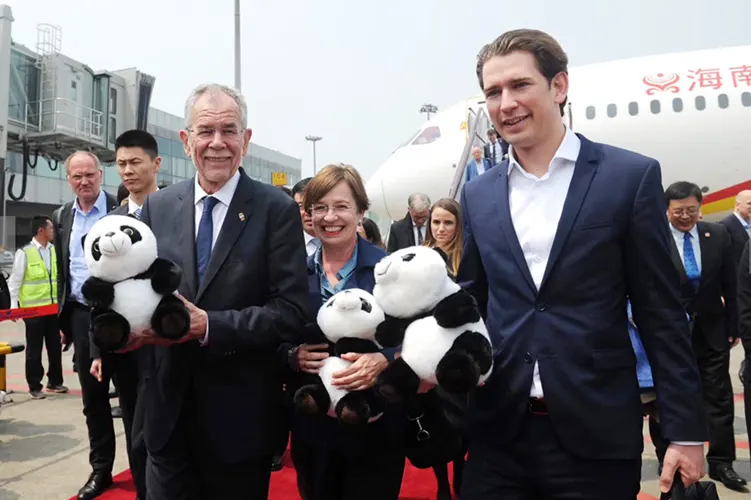 Direct Vienna to Chengdu Flights 02